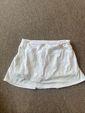 lululemon athletica white Tennis Running Skort size 6 tall